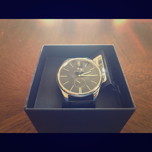 Tommy Hilfiger Navy blue modern watch - Picture 1 of 7